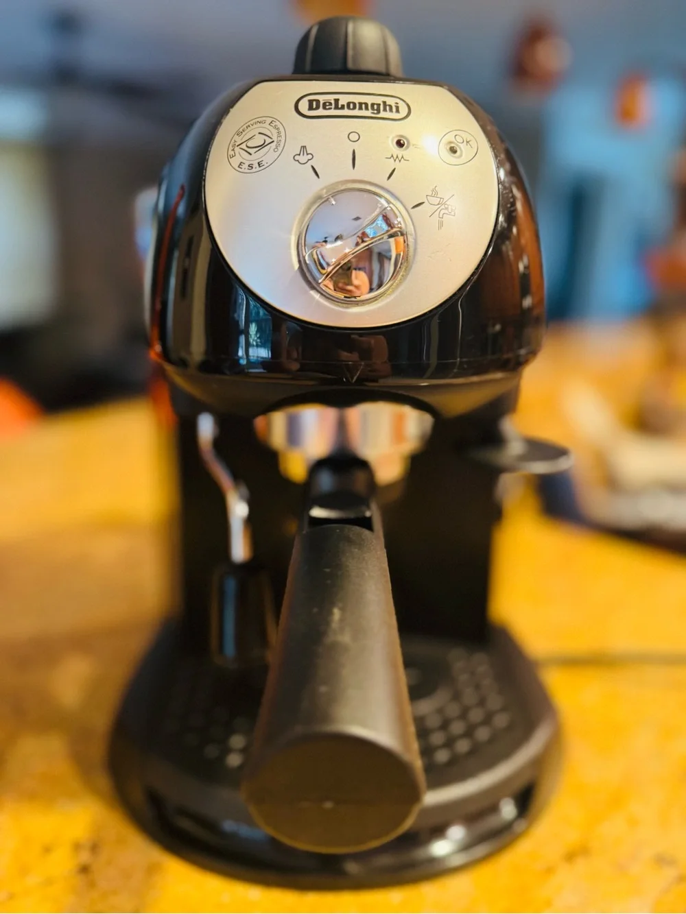 DeLonghi Retro BAR32 Espresso, Cappuccino & Latte Maker Coffee